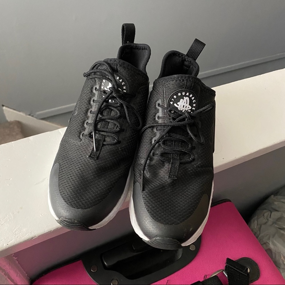 Women’s Nike Huarache’s